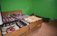 Kamar Tidur 4 Mid Valley Guest House