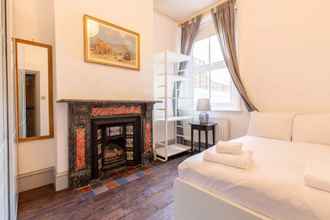 Bedroom 4 Eclectic 2 Bedroom Victorian era Apartment in Oval