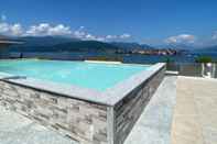Kolam Renang Amadeus Apartment With Wonderful Lake View in Baveno con Pool