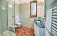 In-room Bathroom 7 Villa Gaia With the Best View Lake on the Borromee Island