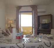 Kamar Tidur 2 Beachfront two Room Apartment Sparaglione