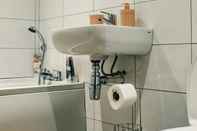 Toilet Kamar Bv Cosy Basement Apartment At Conditioning House