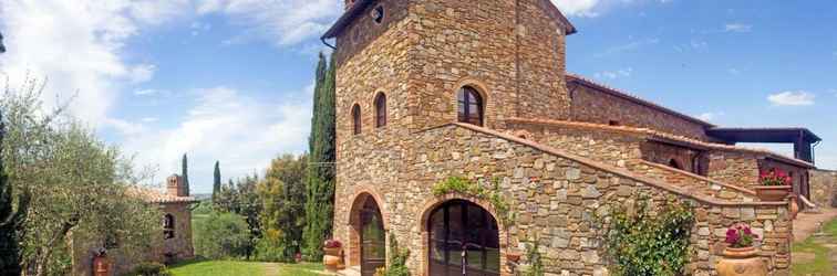 ภายนอกอาคาร Typical Stone House Looking Banfi Wineries