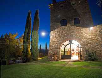 ภายนอกอาคาร 2 Typical Stone House Looking Banfi Wineries