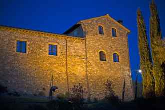 Bangunan 4 Typical Stone House Looking Banfi Wineries