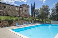 Kolam Renang Typical Stone House Looking Banfi Wineries