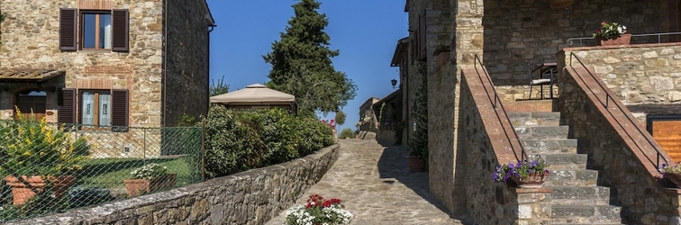 Exterior La Grotta Della Rocca in Chianti