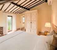 Bedroom 5 Villa in Castellina w Pool Garden Winery