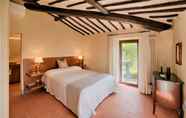 Bedroom 7 Villa in Castellina w Pool Garden Winery