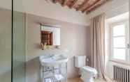 Toilet Kamar 3 Palazzo Giusti in Pescaglia