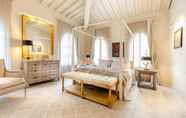Bedroom 3 La Casina in Lucca With 2 Bedrooms and 3 Bathrooms