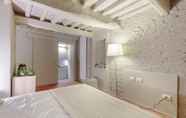 Kamar Tidur 3 Casa Reds in Lucca With 1 Bedrooms and 1 Bathrooms