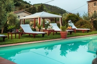 Swimming Pool Villa Matilde in Capannori