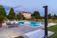 Swimming Pool Villa Hugo in Lucca With 4 Bedrooms and 4 Bathrooms