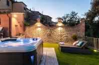 Swimming Pool Villa Chianti in Marcialla