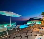 Swimming Pool 3 Villa Zeus in Positano