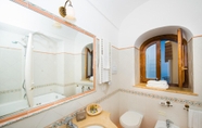 ห้องน้ำภายในห้อง 5 Villa Zeus in Positano