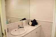 In-room Bathroom Casa Miramare 2 Bedrooms Apartment in Alghero