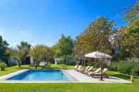 Swimming Pool La Casa Bianca Charming Large 7 Bedrooms Villa With Pool and Garden in the Center