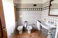ห้องน้ำภายในห้อง b Giagumeddu 06A Bilo