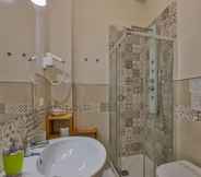 In-room Bathroom 4 Bed Breakfast a Salerno ID 549