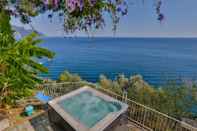 Entertainment Facility Luxury Room With sea View in Amalfi ID 3931