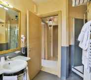 In-room Bathroom 3 Luxury Room With sea View in Amalfi ID 3934