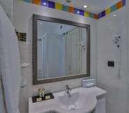 In-room Bathroom 4 Hotel a San Gimignano ID 3911