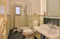 In-room Bathroom Room in the Heart of Salerno - 4060