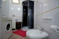In-room Bathroom Al080 Villa Stella Cinese con Piscina Privata ris