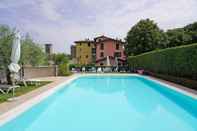 Swimming Pool Casa Matisse in Toscolano Maderno