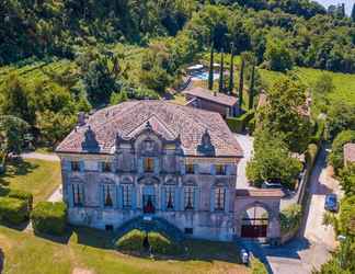 Exterior 2 Villa Faccioli Magnolia With Shared Pool