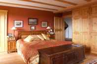 Bedroom La Pause Musicale Near Salzburg Austria Luxury Chalet Swimming Lake