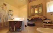 In-room Bathroom 5 Casale Della Toscana