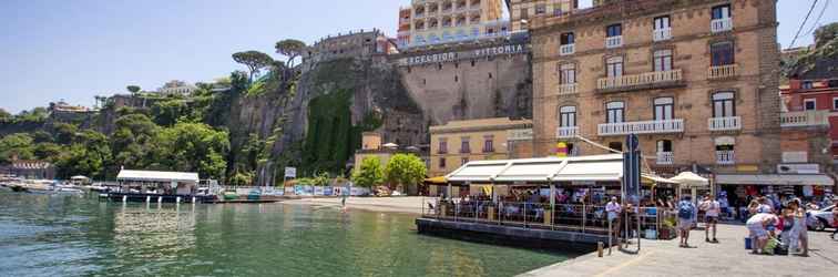 ภายนอกอาคาร Appartamento La Terrazza Sul Porto 1