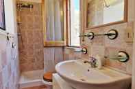 In-room Bathroom Casa Jolie 1 in Castellammare del Golfo