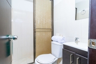 Toilet Kamar Hotel Hierbabuena Pasto