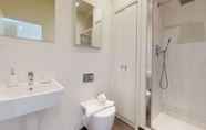 Phòng tắm bên trong 3 Luxury Apartment - Town Centre North Stevenage