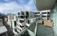 อื่นๆ 5 Stylish 2 Bedroom Apartment in Port Melbourne With City Views
