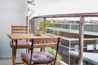 อื่นๆ 4 Stylish 2 Bedroom Apartment in Port Melbourne With City Views