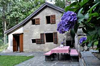 Bên ngoài 4 Typical Romantic Tessiner Cottage