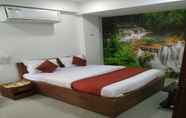 Bilik Tidur 2 Hotel Shree Sai