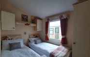 Bedroom 2 Sea and Mountain View Sunbeach Holiday Snowdonia