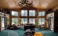 Lobby 3 Boulder Bear Motor Lodge