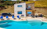 Swimming Pool 3 Villa Eloisa in Castellammare del Golfo