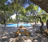 Swimming Pool 6 A 2BR Villa in Sounio with pool