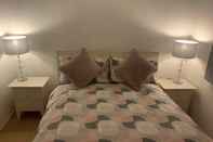 Bilik Tidur Lovely 5 Person Chalet in St Margaret's at Cliffe