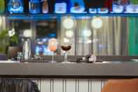 Bar, Cafe and Lounge Moxy Paris Val D’Europe