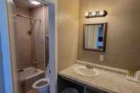In-room Bathroom Five Star Inn