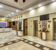 Lobby 4 Golden Tulip New Delhi - Hari Nagar